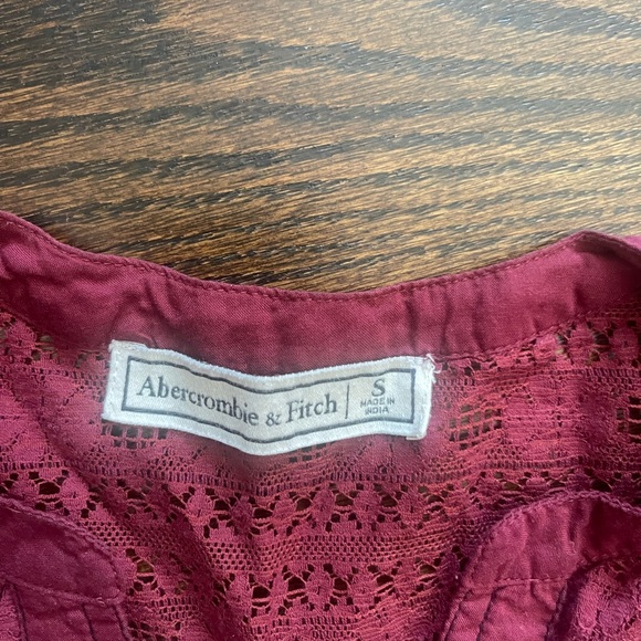 Abercrombie & Fitch Raspberry Ruffle Button-Front Blouse - Picture 3 of 4